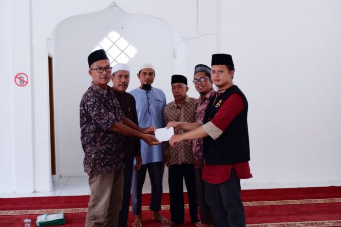 
 Lazismu Sergai Salurkan Bantuan ke Masjid Taqwa Ustman Bin Affan