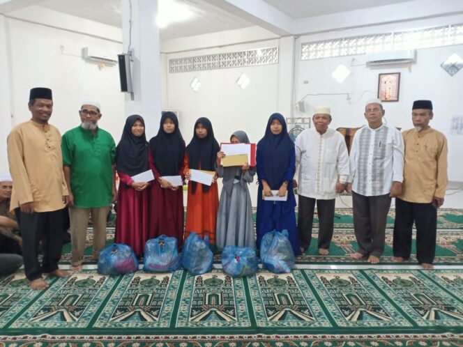 
 LazisMu Aceh Barat Salurkan Paket Lebaran untuk Dhuafa dan Yatim