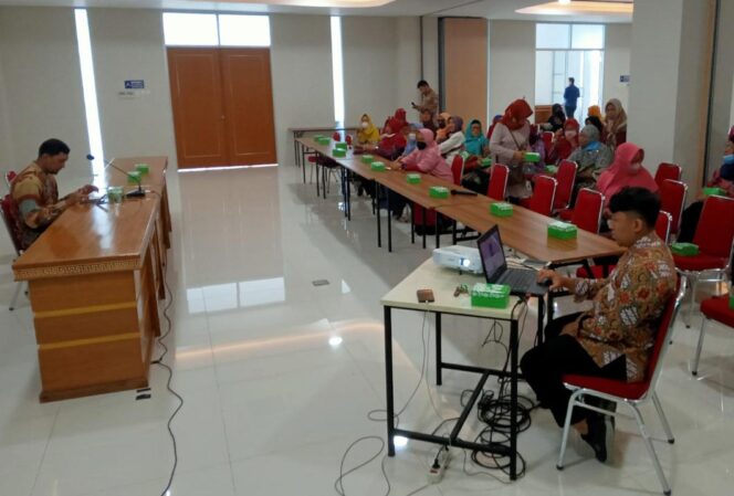 
 Daftarkan 500 lebih penggembira Muktamar, PCM Mantrijeron Kota Yogyakarta Kunjungi Edutorium UMS