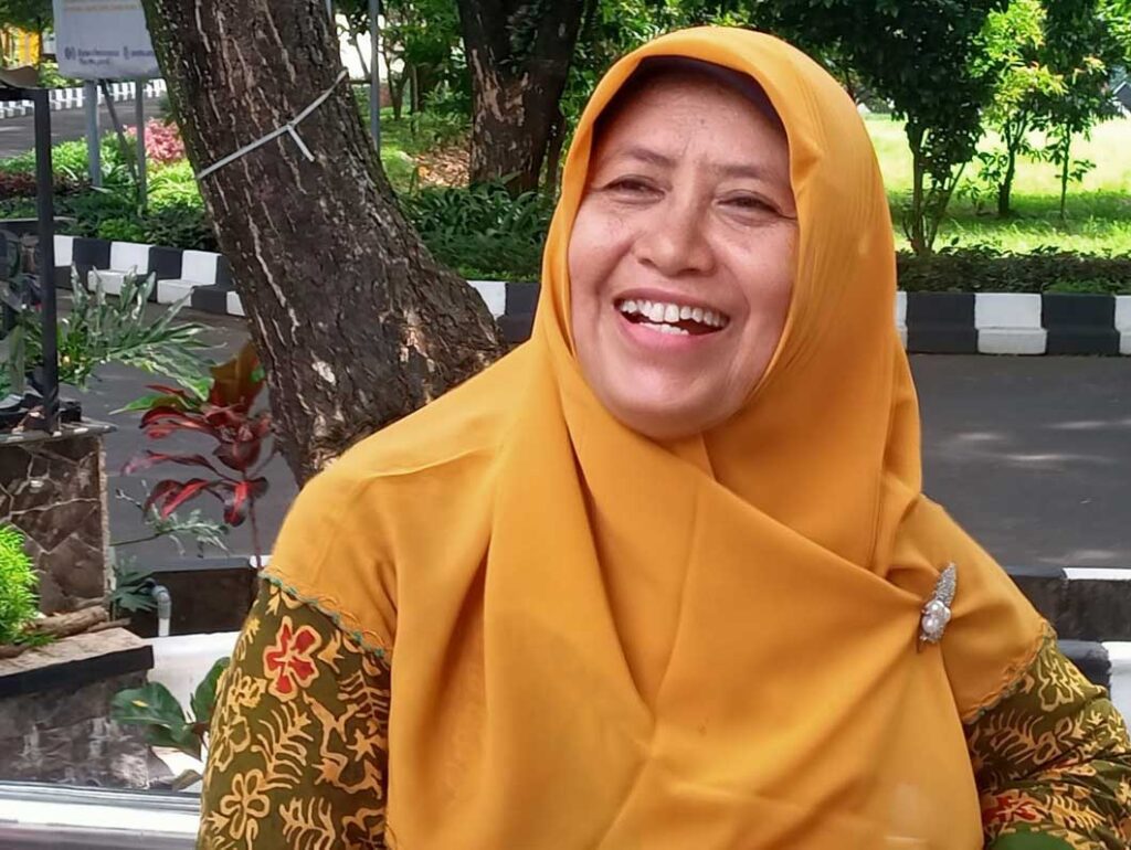 Muamaroh-pH.D.-Koordinator-Seksi-Pemondokan-Muktamar-Muhammadiyah-dan-Aisyiyah-ke-48-01.jpg