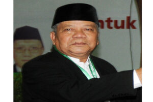 ketua-umum-pp-persis-kh-aceng-zakaria-_160127194541-897.jpg