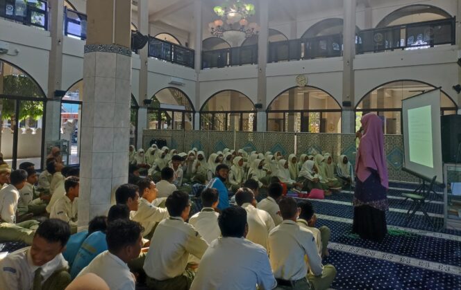 
 Kajian Isra' Mi'raj di masjid Taqwa Perguruan Muhammadiyah Giri. (Pristy Novida)