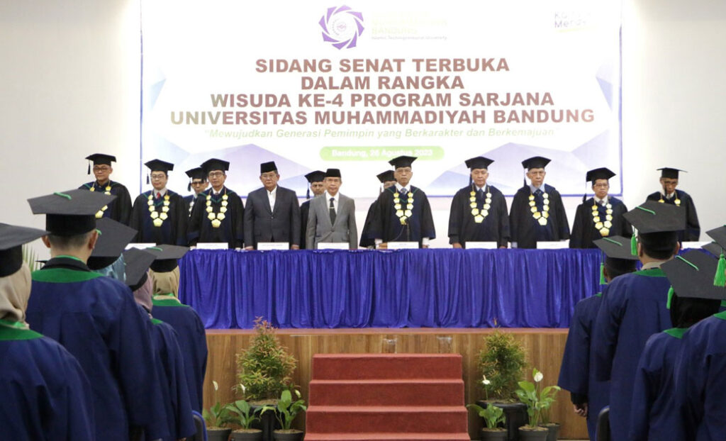 wisuda-UMB-2.jpg