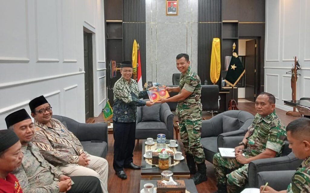 0-Kunjungan-PWM-DIY-ke-TNI-03.jpg