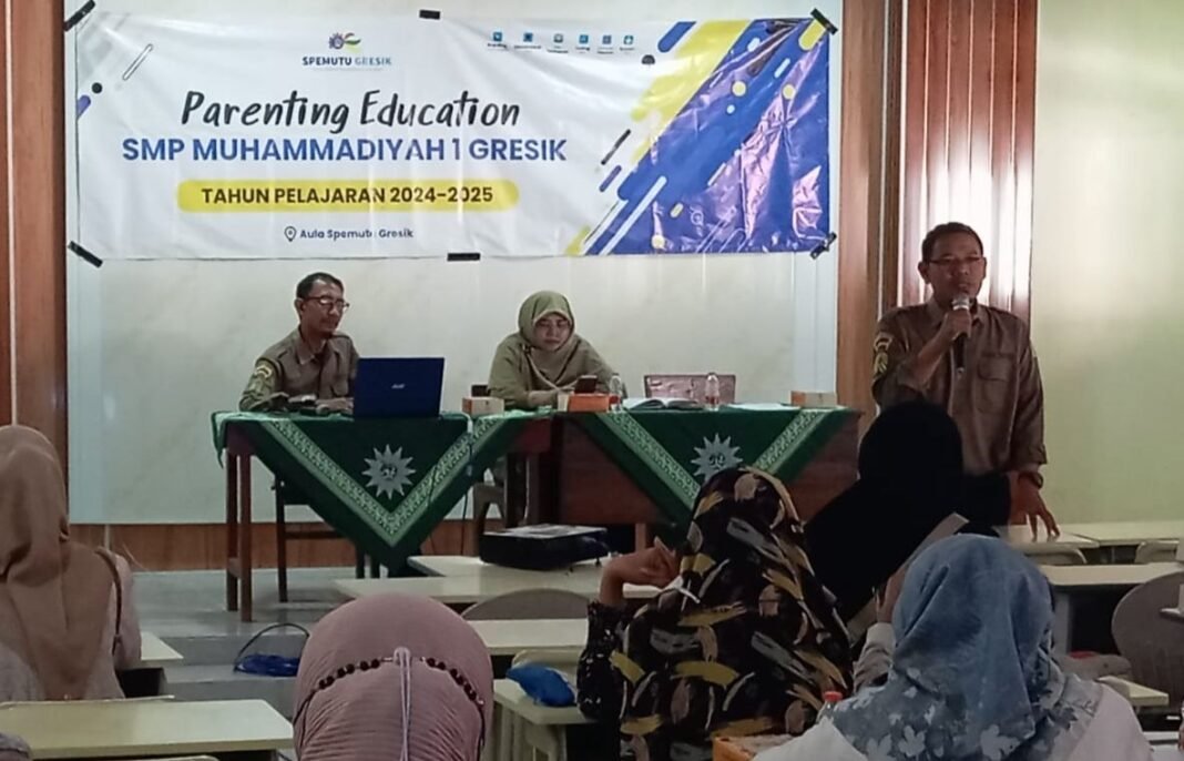 Parenting Education SMP Muhammadiyah 1 Gresik