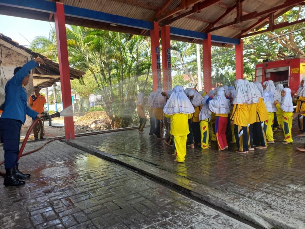 siswa SDM 2 Dukun Berkunjung ke Kantor Damkar