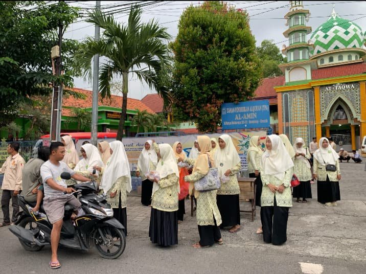 bagi takjil PCNA Benjeng