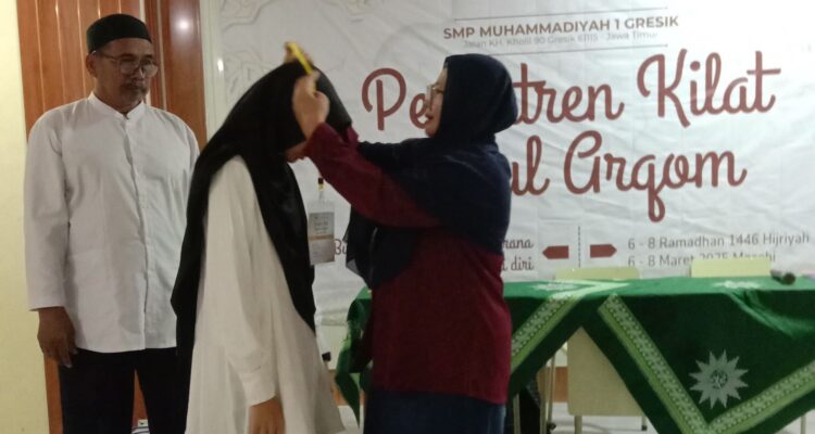 SMP Muhammadiyah 1 (Spemutu) Gresik menggelar Pesantren Kilat Darul Arqom
