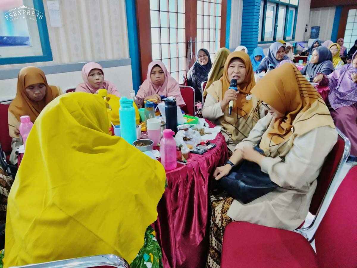 Sesi tanya jawab pada Workshop Joyful Learning Teaching For Kindergarten Teacher. Sabtu, (24/5/2025) (Alkafiah/girimu.com)