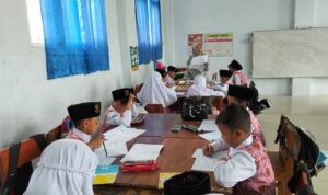 Siswa kelas 2 SD AlIslam Cerme serius mengikuti penyisihan KSNR ke 7