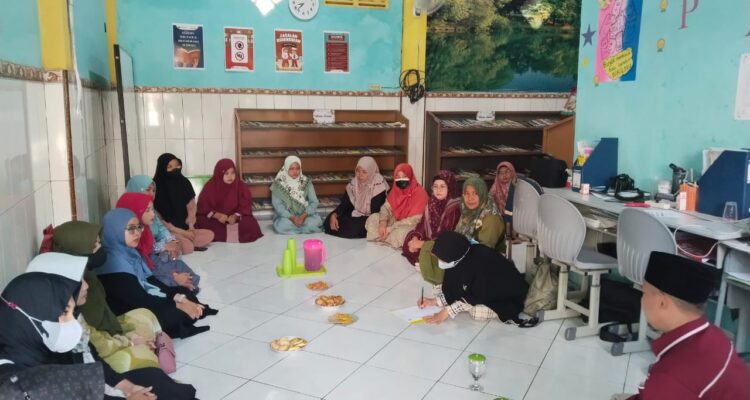 Municha terpilih sebagai Ketua Ikwam SD Muwri periode 2025–2028. Pengurus baru diharapkan perkuat sinergi wali murid dan sekolah.