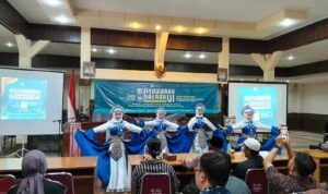 tari spemutu Carissa Safira Nur Ashar, Ranyacitya Syakura, Annisa Hanif Safira dan Sherly Anna Azzahra saat tampil di acara pembukaan Musyawarah Daerah VI Dewan Kebudayaan Gresik, Sabtu (8/11/2025). (Bening/girimu.com)