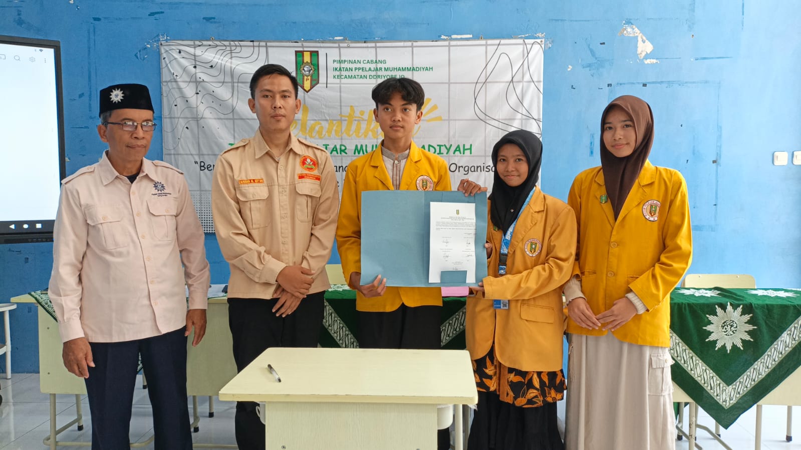 Pelantikan pengurus IPM SMP Muhammadiyah 14 Driyorejo mendapat apresiasi dari Majelis Dikdasmen PCM Driyorejo karena dinilai berhasil membina kader pelajar. (foto: Elisyah Susanty)