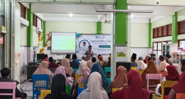 kajian dan iftar Ramadan 1447 H di Aula H. Amanullah Adnan SD Almadany Jumat (6/3//2026) mendatangkan Wakil Ketua Pimpinan Daerah Muhammadiyah Kabupaten Gresik Prof. Dr. Syamsul Sodiq, M.Pd.