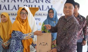 Aza Halal Bihalal Muhammadiyah Benjeng di Gresik meriah dengan pembagian 15 tiket Persebaya vs Persita dan jersey resmi dari Ram Surahman.