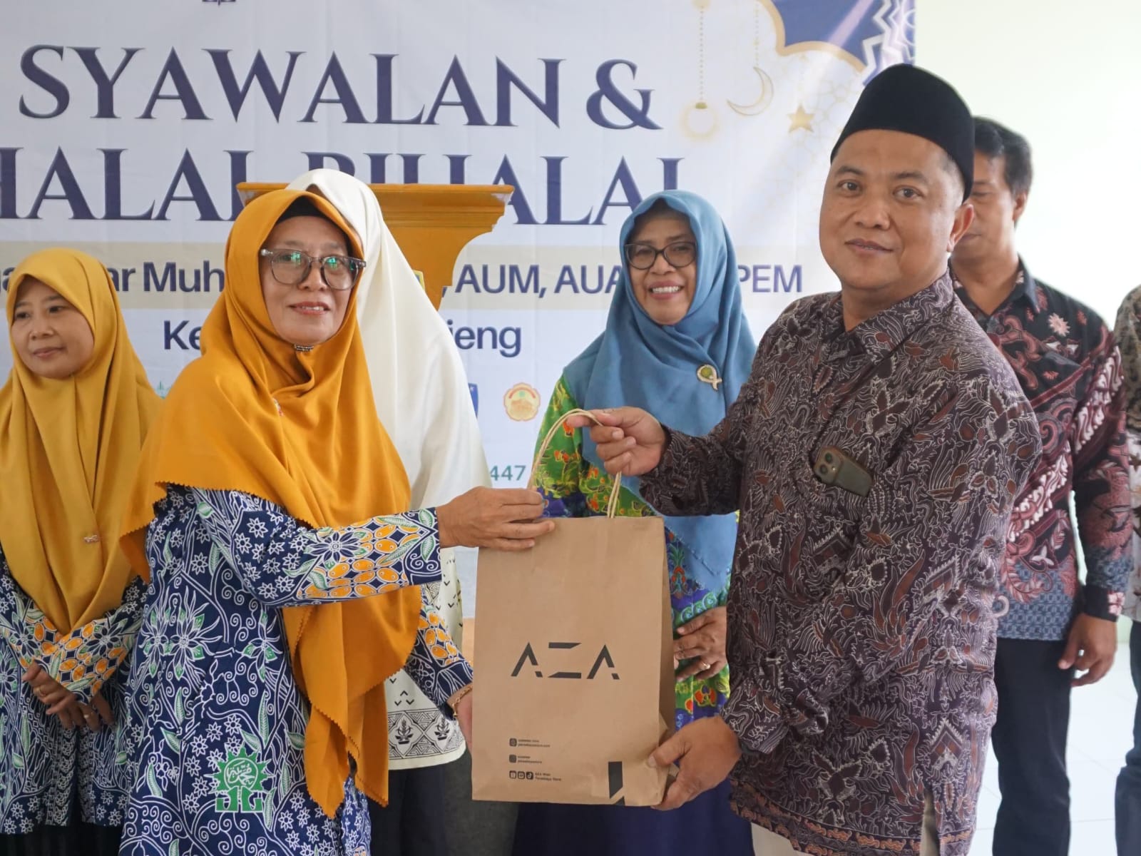 Halal Bihalal Muhammadiyah Benjeng di Gresik meriah dengan pembagian 15 tiket Persebaya vs Persita dan jersey resmi dari Ram Surahman.