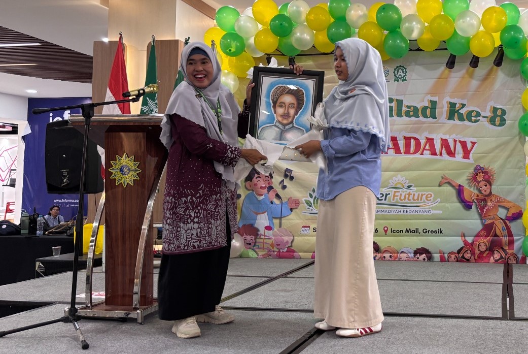 Kayla Shafa Arcilla resmi terpilih sebagai Ketua IKA Alumni SD Almadany periode 2025-2030 melalui pemungutan suara daring pada Senin (6/4/2026).