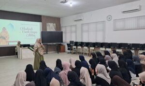 SMP Muhammadiyah 12 GKB gelar Baitul Arqam untuk siswi kelas VIII, fokus pada pembentukan karakter muslimah berakhlak mulia di tengah tantangan era digital.