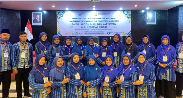 sejumlah guru dan karyawan SD Muhammadiyah 1 kebomas Gresik mengikuti kegiatan Baitul Arqom Guru dan Karyawan AUM PCM Kebomas Gresik, Batu Malang, 9-10 Mei 2026 (Nurul Ainia Rachmayuni/girimu. com)