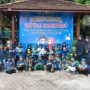 Tim Blue preschool SD Almadany berpose di depan gazabo sekolah Sabtu (20/6/2026)
