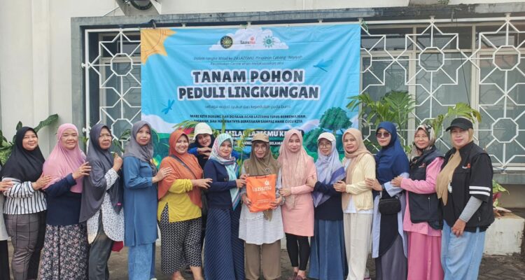 PCA, PCM, KL Lazismu Cerme Menanam Pohon di Klinik Muhammadiyah Cerme