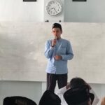Ust Wafiqul Mizan memberikan ceramah agama acara tahun baru Hijriyah 1448 di SD Al Islam Cerme
