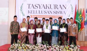 tasyakuran lulusan SMKM 5