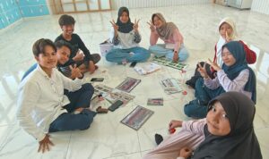 WhatsApp Image 2026-07-05 at 19.01.40 Ikatan Alumni SD Almadany berpose seusai rapat perdana di sekolah Rabu (1/7/2026)