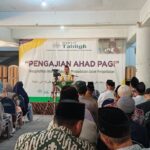 Dr. H. Piet Khaidir menyampaikan bahaya perilaku LGBTQ pada Pengajian Ahad Pagi di Gedung Dakwah PDM Gresik Ahad (5/7/2026)