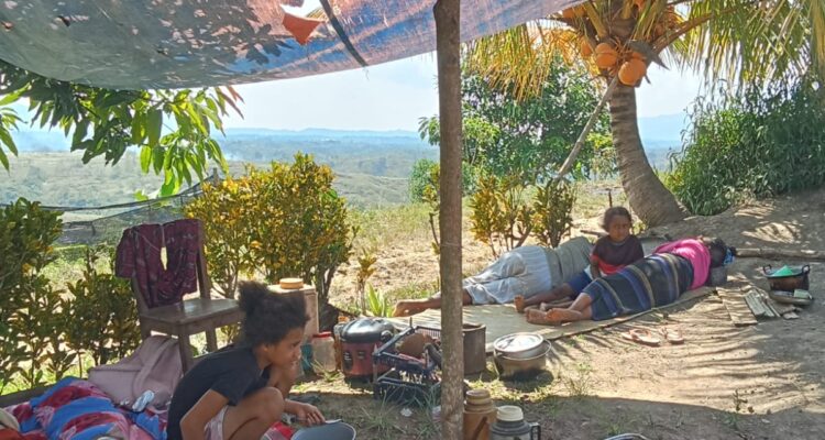 MDMC dan Lazismu gerak cepat di Flores pasca gempa, pastikan layanan dasar hingga hunian darurat terpenuhi. Koordinasi kuat, 8 tim EMT, fokus di Manggarai Timur.
